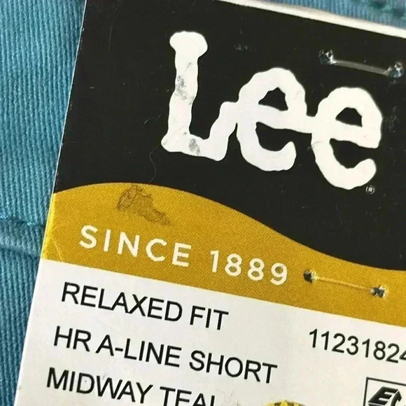 NWT Lee women’s heritage teal shorts size 2 relaxed fit high rise a line midway - Picture 3 of 8